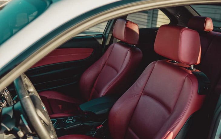 Entretien des sièges de voiture en cuir : Comment réparer et prévenir les déchirures et les fissures ?