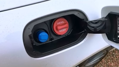recharger réservoir adblue